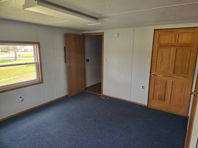 Building Photo - 12525 Knollwood Ln