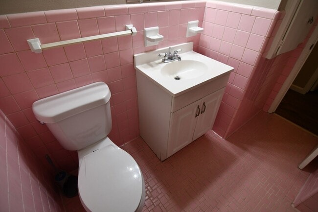 Building Photo - Newly updated, 3 bedroom, 1.5 bath home in Baker