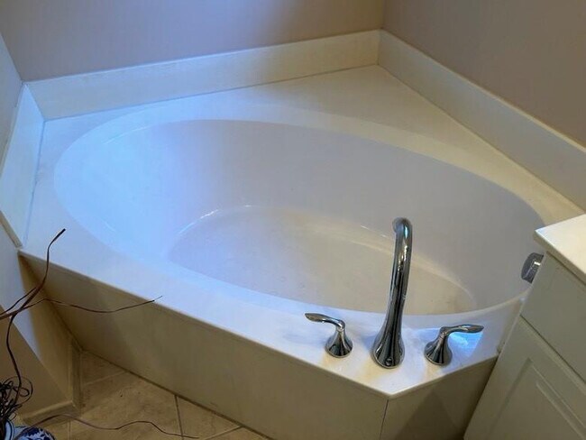 Building Photo - 6132 Grand Cypress Cir W