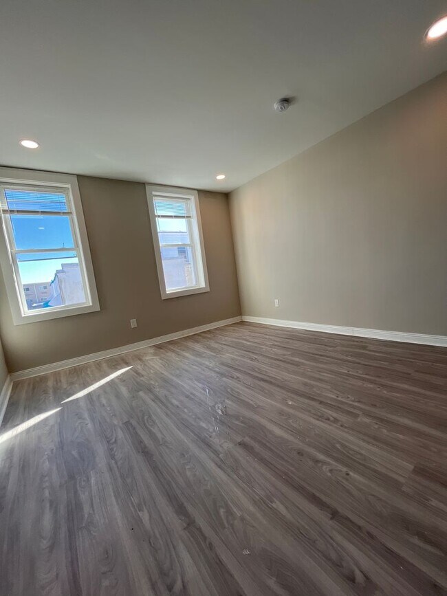 Building Photo - Ventnor Beach Lofts