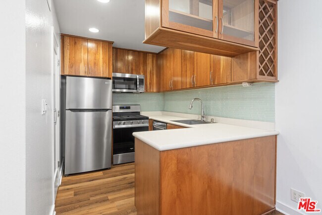 Building Photo - 2508 Arizona Ave