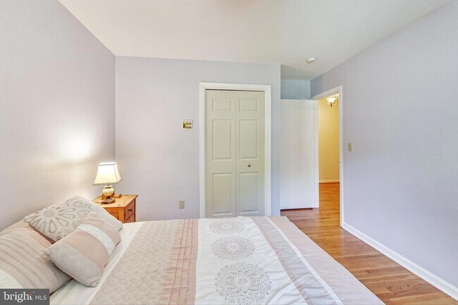 Building Photo - 806 Hope Ct