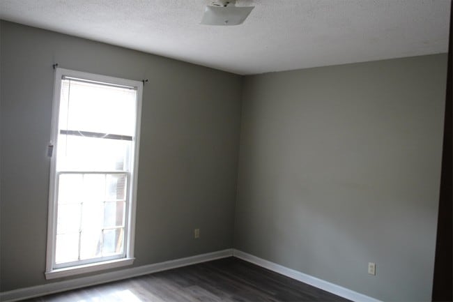 Building Photo - 2324 Jim Stokes Ct