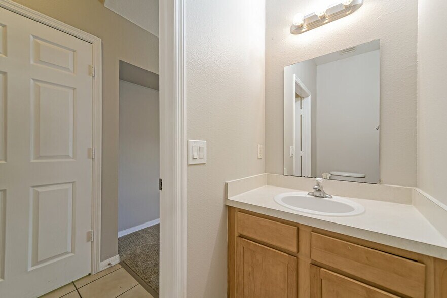 Building Photo - 4004 Pemberly Pines Cir