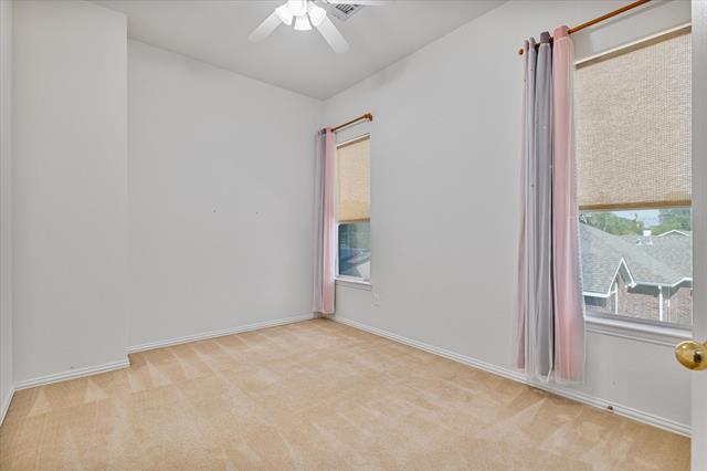 Building Photo - 931 W Cedar St