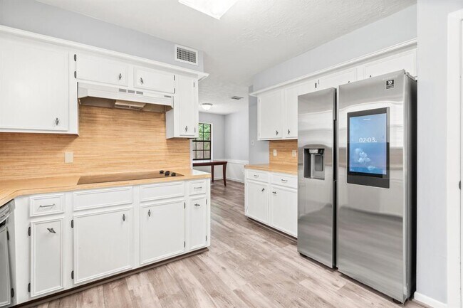 Building Photo - 29 W Torch Pine Cir