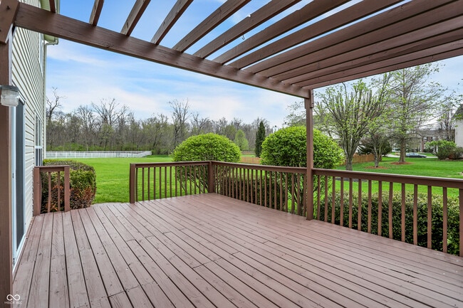 Building Photo - 5761 Cantigny Way S