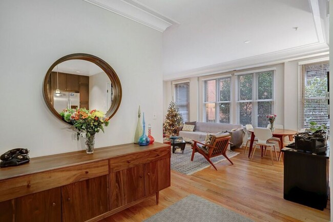 Building Photo - 1323 Clifton St NW