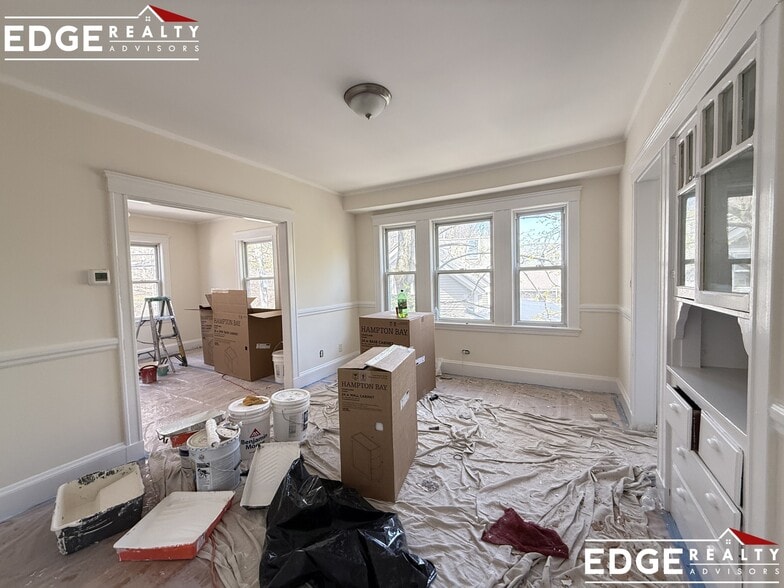 Building Photo - 58 Kenrick St