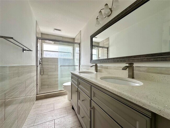Building Photo - 1516 Crosswind Cir