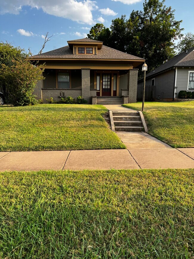 House Exterior - 712 NW 22nd St
