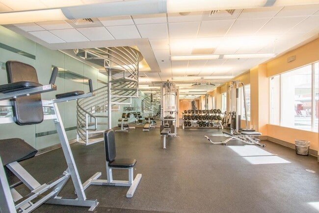 Building Photo - Beautifully Upgraded Park Avenue Condo Ava...