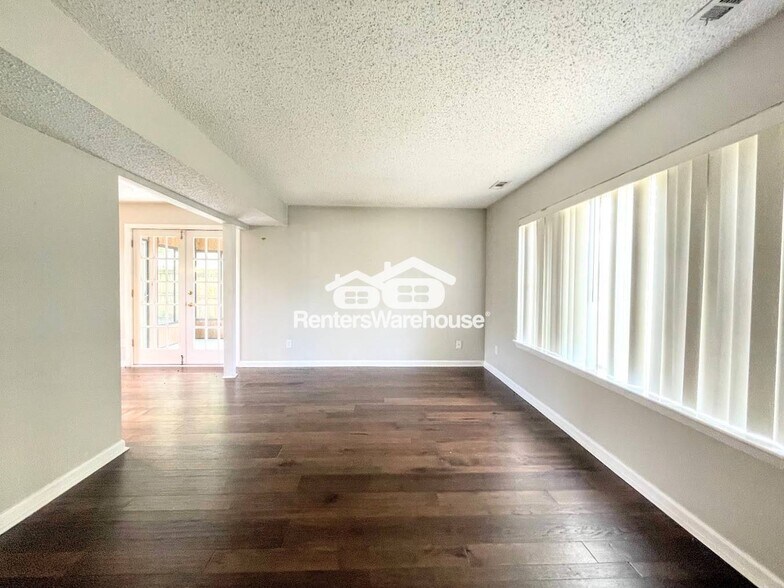 Building Photo - 1812 Saranac Ct