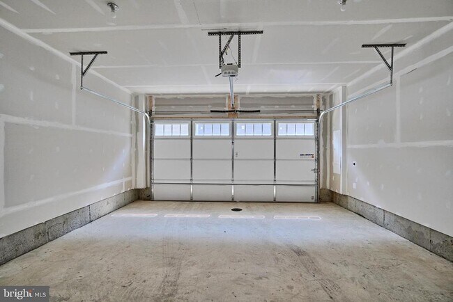 Building Photo - 2509 Gatwick Ln