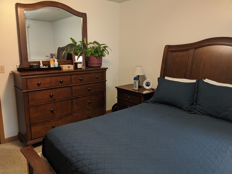 Bedroom - 1014 10th Ave N