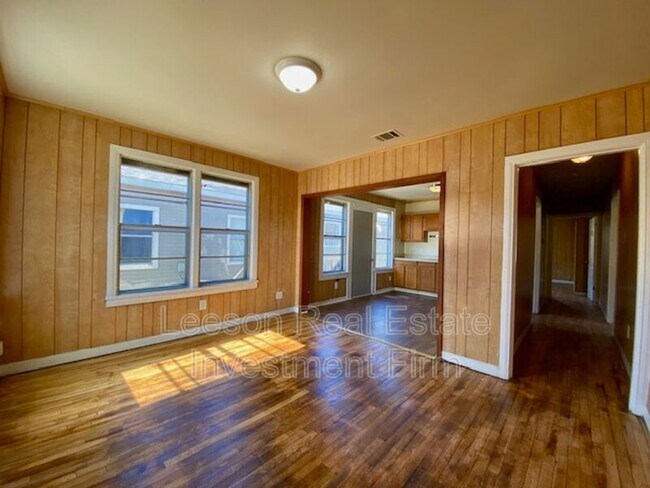 Building Photo - 547 Wyche St