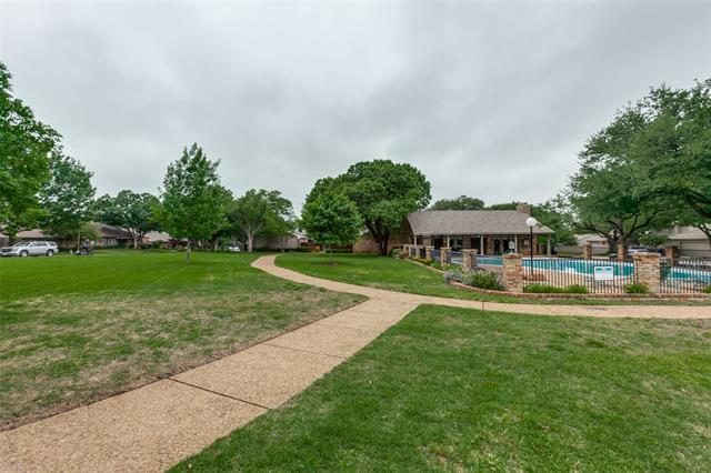 Building Photo - 9625 Highland View Dr