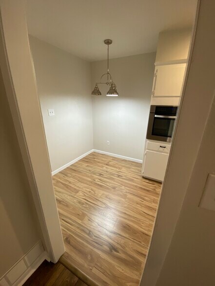 Building Photo - 207 Marston Ave