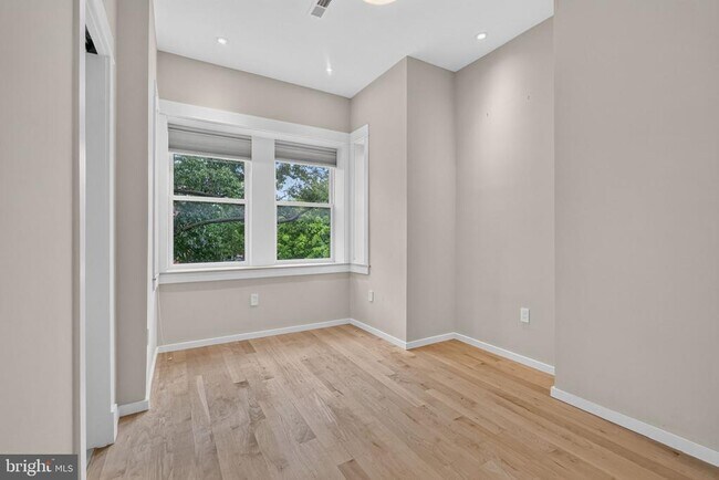 Building Photo - 1620 15th St NW