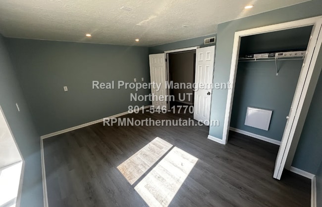 Building Photo - Large 5 bedroom home coming available in Layton