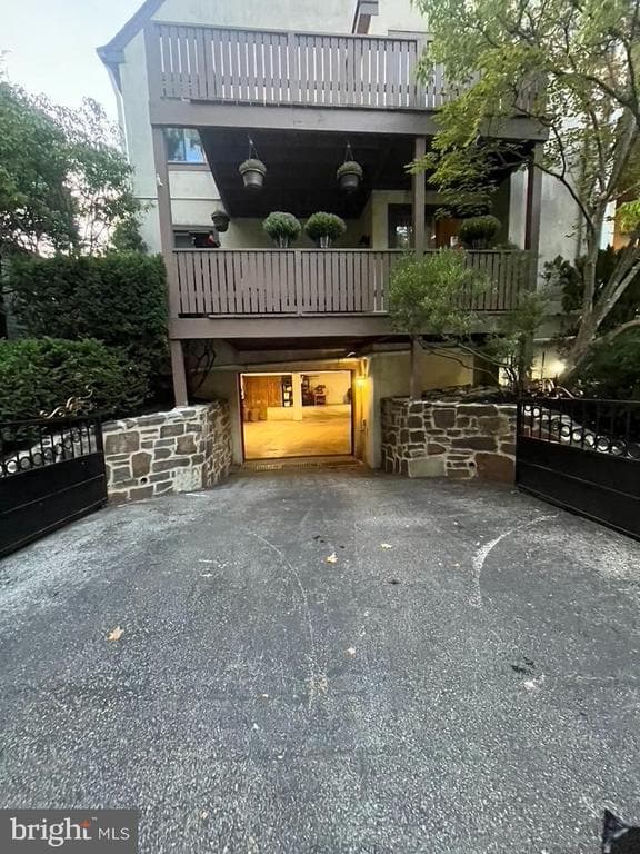 Building Photo - 102 Dudley Ave