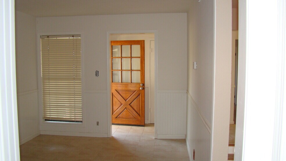 Building Photo - 5119 Silver Reef Dr