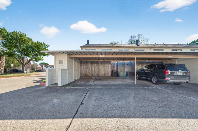 Building Photo - 14381 Still Meadow Dr