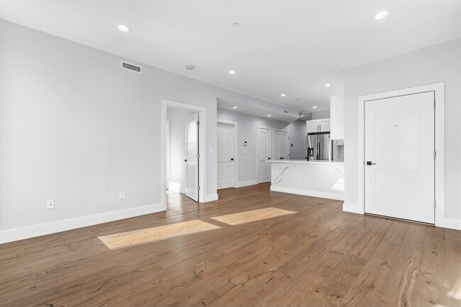 Building Photo - 3850 Washington St