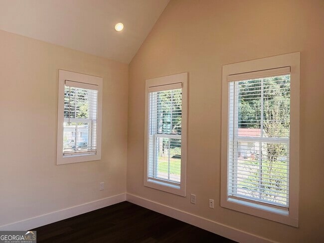 Building Photo - 103 Gardenia Ln