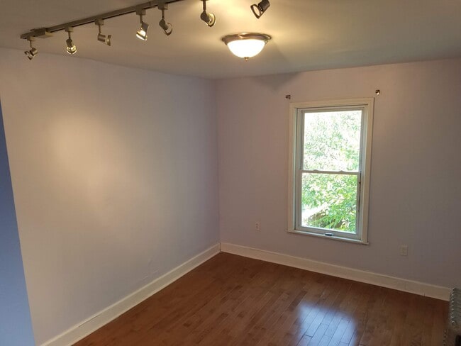 Building Photo - 4906 Sciota St