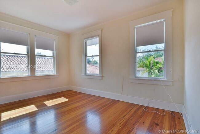 Building Photo - 2000 S Miami Ave