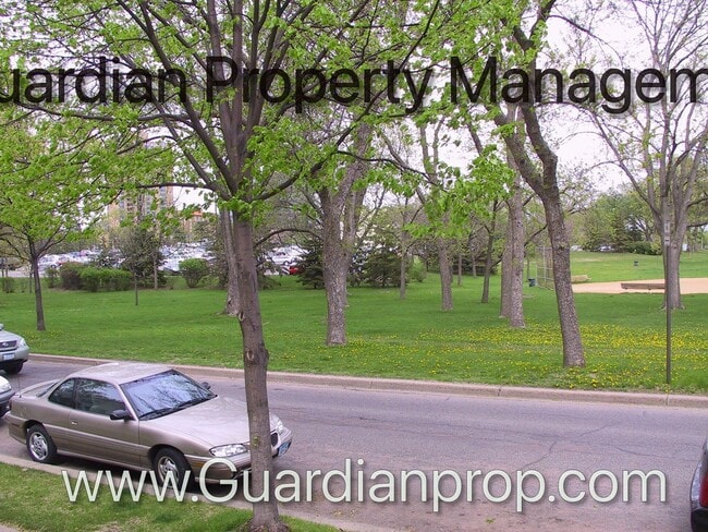 Building Photo - Bde Maka Ska Town Home, Renovated , Garage Space Included, Heat Paid, Dishwasher, W/D.