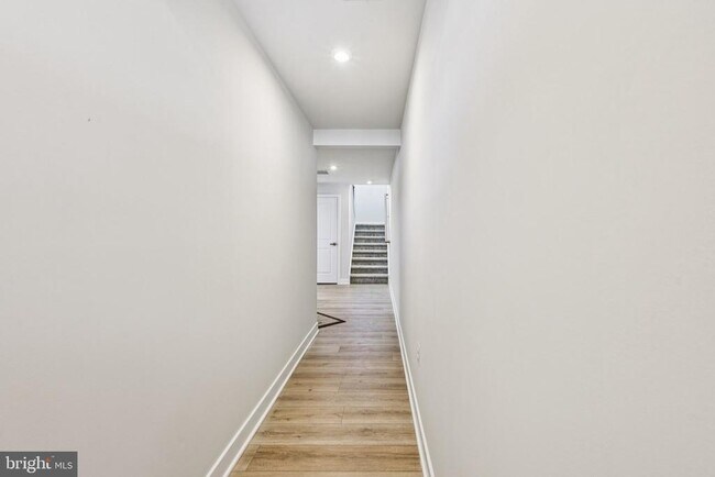 Building Photo - 9389 Edenderry Dr