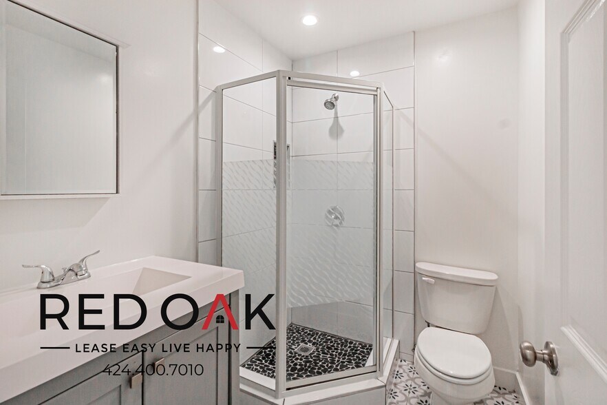 Building Photo - 825 Date St