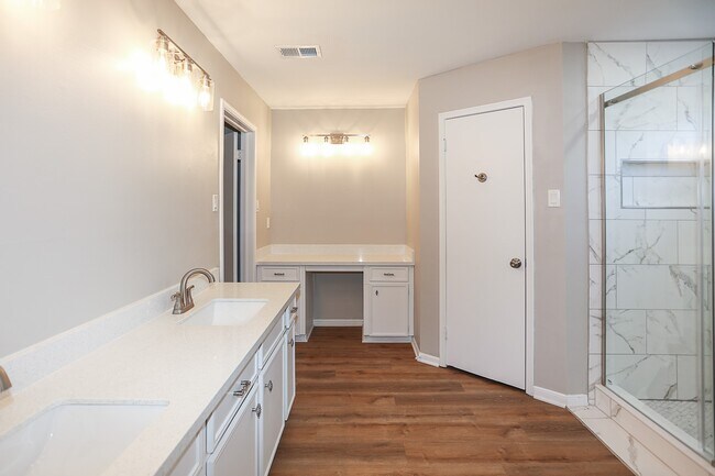 Building Photo - 18102 Mahogany Forest Dr