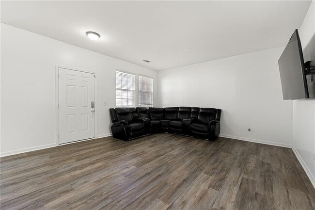 Building Photo - 1183 Lanier Springs Dr NE