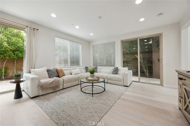 Building Photo - 210 Desert Bloom