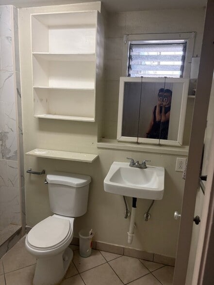 Building Photo - 1238 Rycroft St