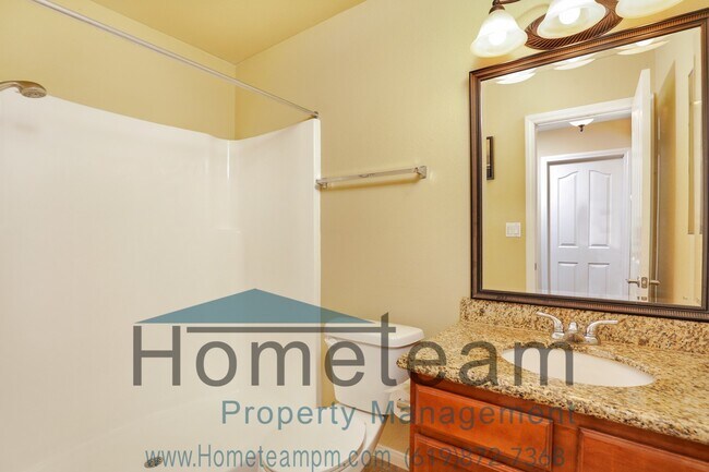 Building Photo - 2 BR/ 2 BA 892 SQFT SAN DIEGO CONDO