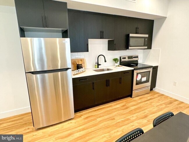 Primary Photo - 3847 N Broad St