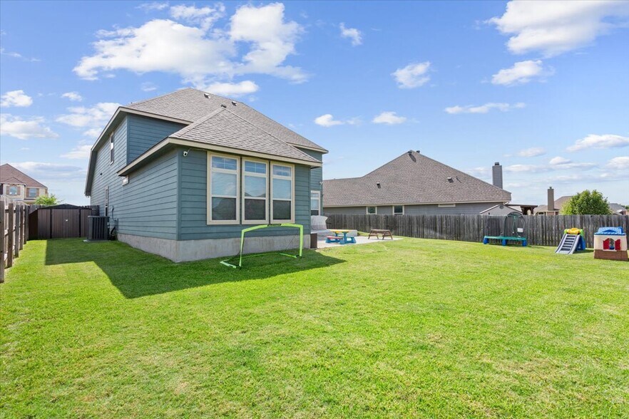 Building Photo - 10856 Burnham Dr