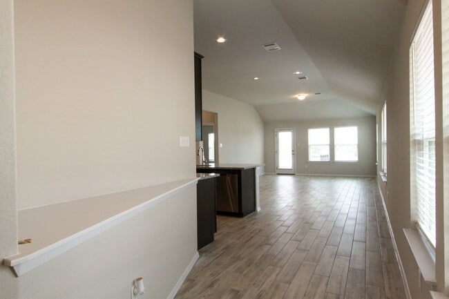 Building Photo - Newly Built 3 Bedroom, 2 Bath Home in Leander