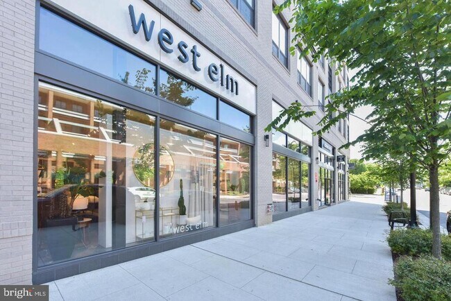 Building Photo - 925 N Fairfax St