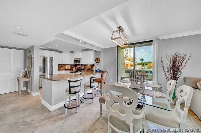 Building Photo - 10680 S Ocean Dr
