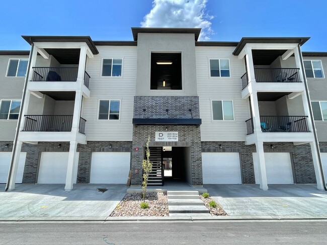 Primary Photo - Bright New Lehi Condo at Timp Point!