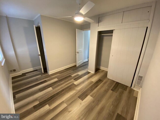 Building Photo - 338 Gusryan St