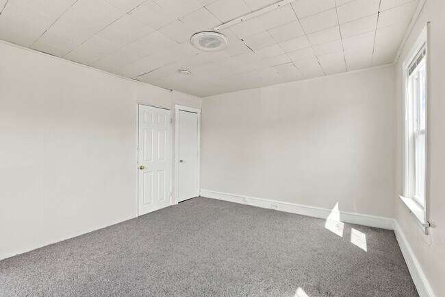 Building Photo - 849-851 Manor St