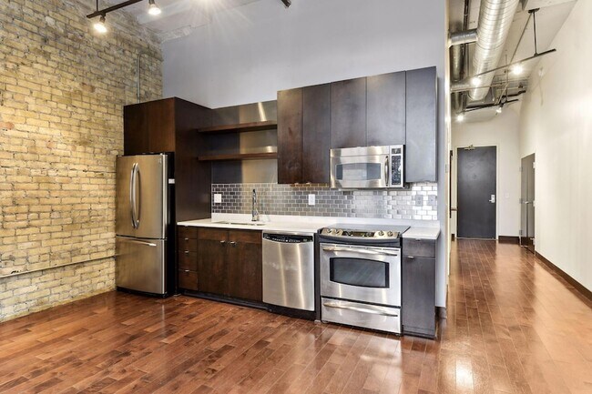Building Photo - 618 N Washington Ave