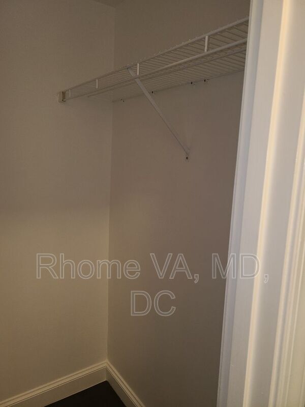 Building Photo - 2451 Midtown Ave