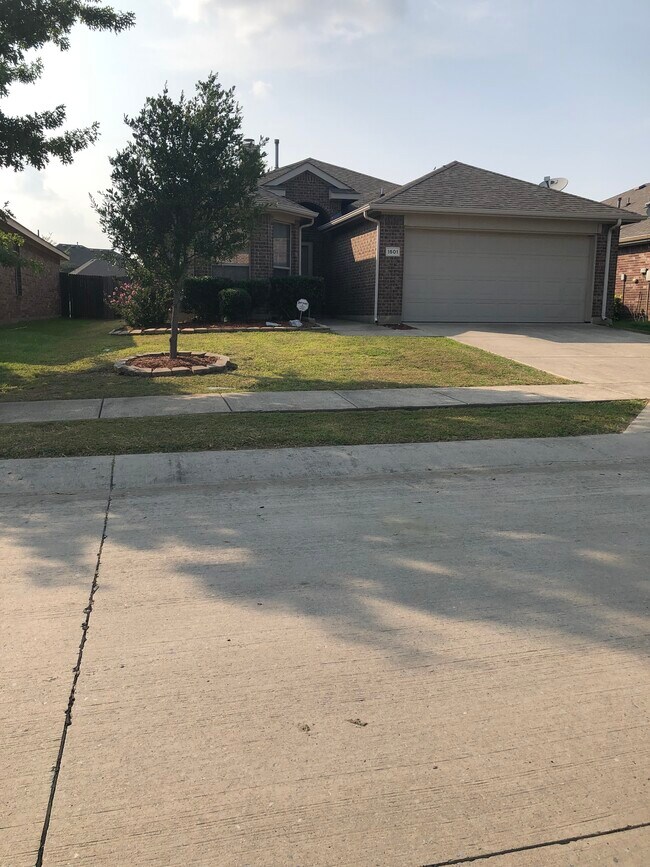 Building Photo - 1501 Applegate Way
